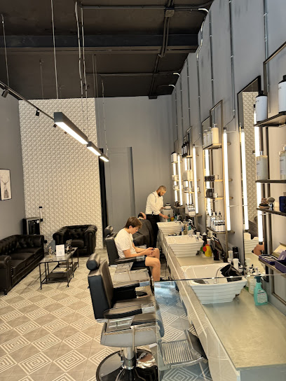 SHAVE BARBERS SPA - Opiniones y contacto