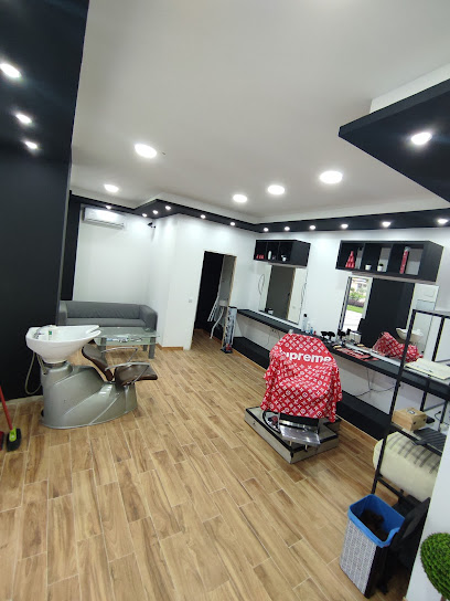 Hair Cool Peluqueria-Barberia - Opiniones y contacto