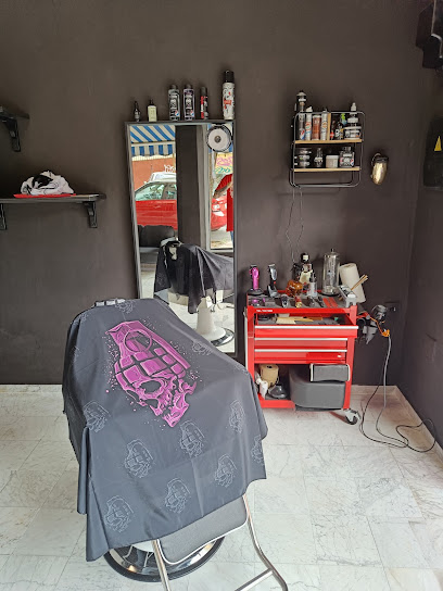 MALA FAMA barberhouse Cáceres - Opiniones y contacto