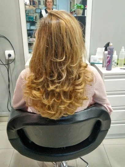 CC Peluquería - Opiniones y contacto