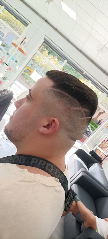 Peluqueria barbería distrito 8 - Opiniones y contacto