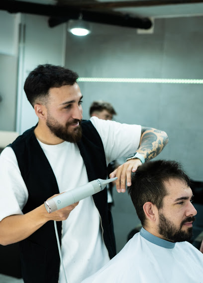 Alejandro Ortega MEN SALON - Opiniones y contacto